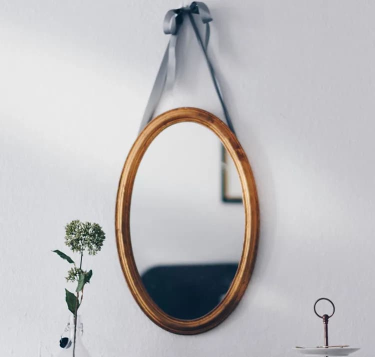 Jak odnowić ramę lustra - proste kroki do nowego wyglądu