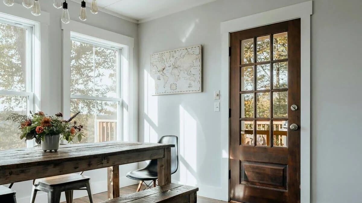 Czym pomalować drzwi, aby uzyskać trwały i estetyczny efekt?