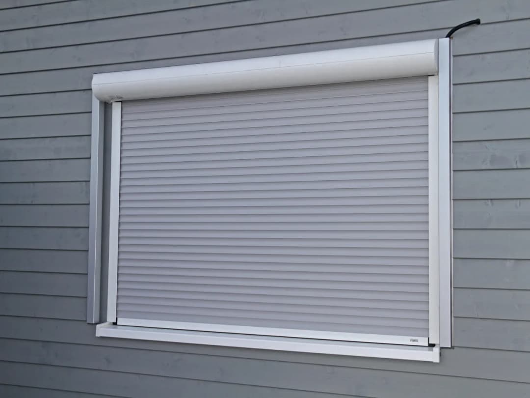 Jak otworzyć kasetę rolety zewnętrznej bez ryzyka uszkodzenia