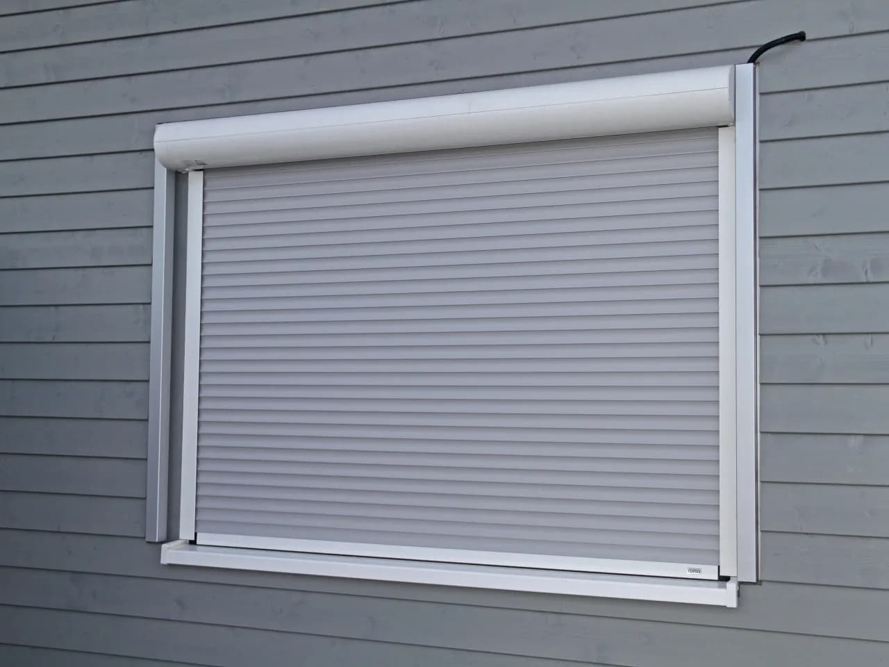 Jak otworzyć kasetę rolety zewnętrznej bez ryzyka uszkodzenia