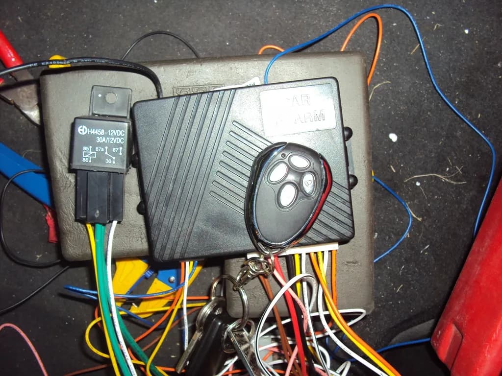 Jak wyłączyć automatyczne zamykanie drzwi w samochodzie bez problemów