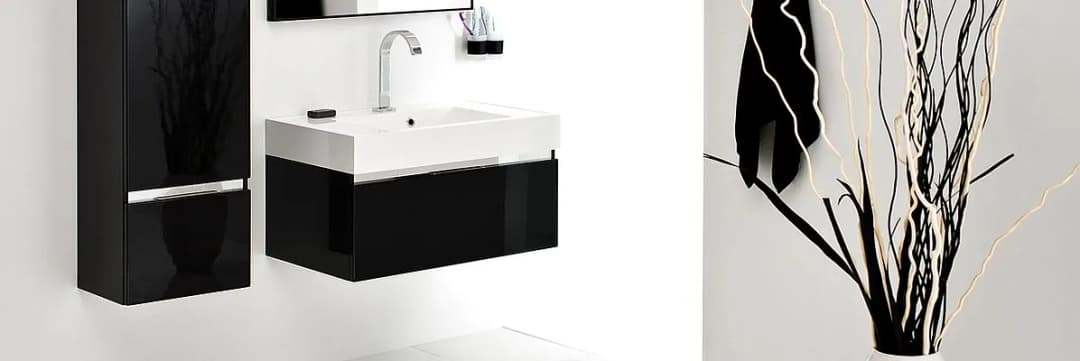 Jaką wysokość wybrać dla szafki z lustrem nad umywalką, aby uniknąć błędów?